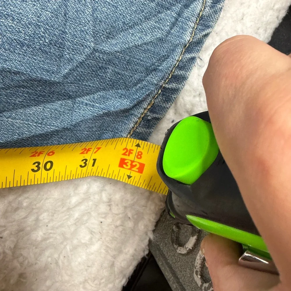 Levis levi 569